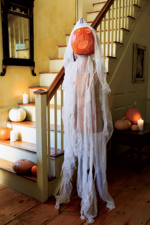 7.Halloween Staircase Doll
